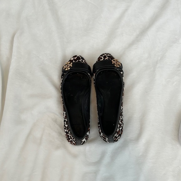 Tory Burch Calf Skin flats - Picture 2 of 5